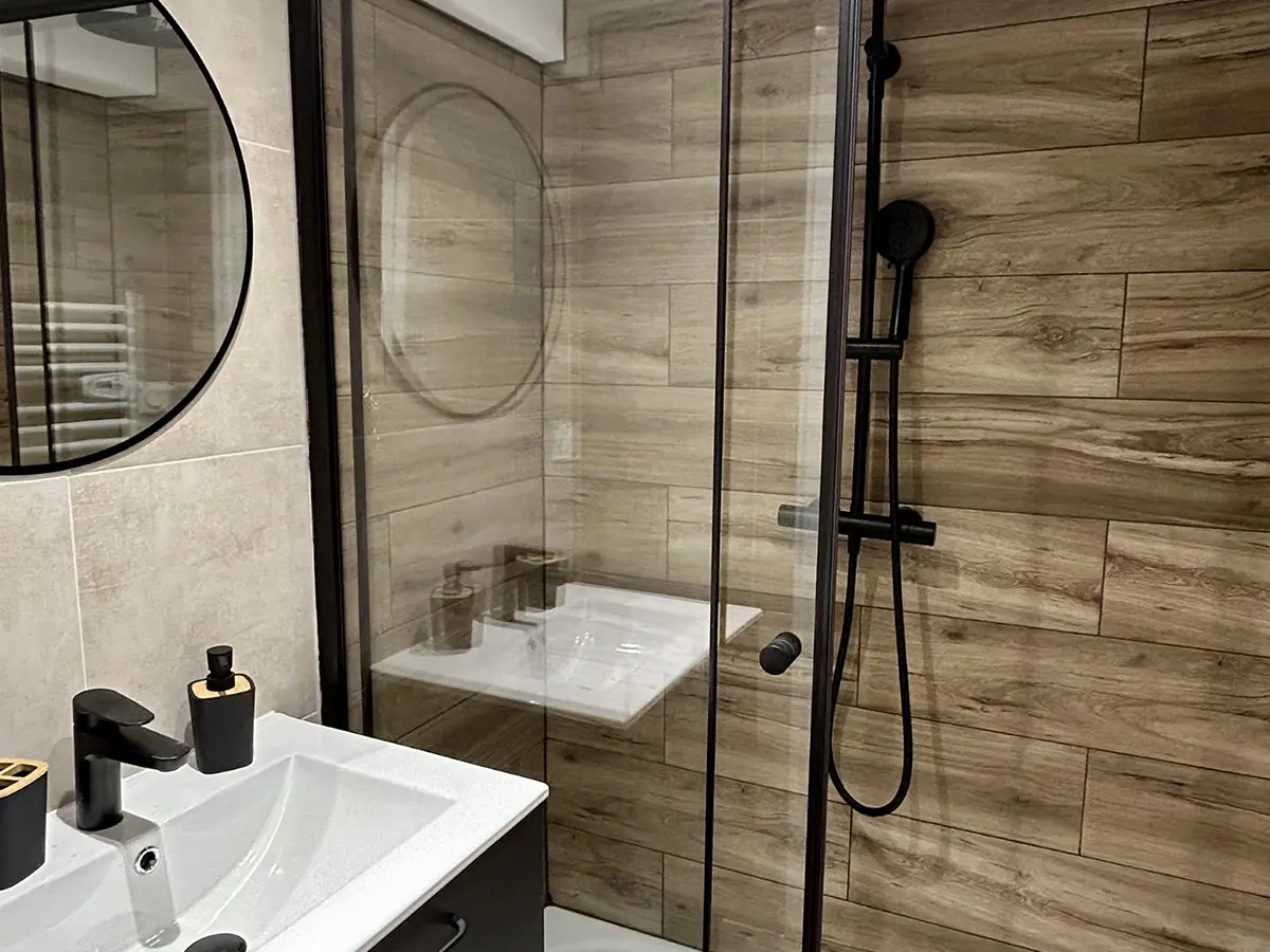 Après - Salle de douche rénovée à Hossegor